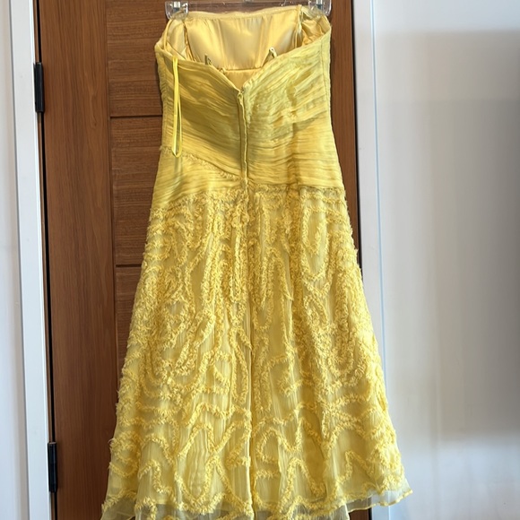 Brand new BCBG Never worn yellow 100%silk dress - Picture 4 of 6